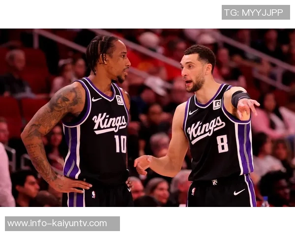 开拓者官方分享凯勒布乐福离开球馆时携篮球的温馨瞬间 开拓者官方分享凯勒布乐福离开球馆时携篮球的温馨瞬间