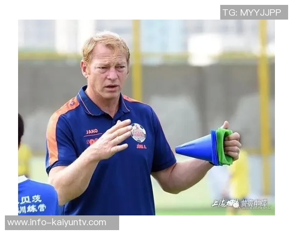 阿尔克马尔总监霍伊贝尔茨确认赛季结束后将正式离任