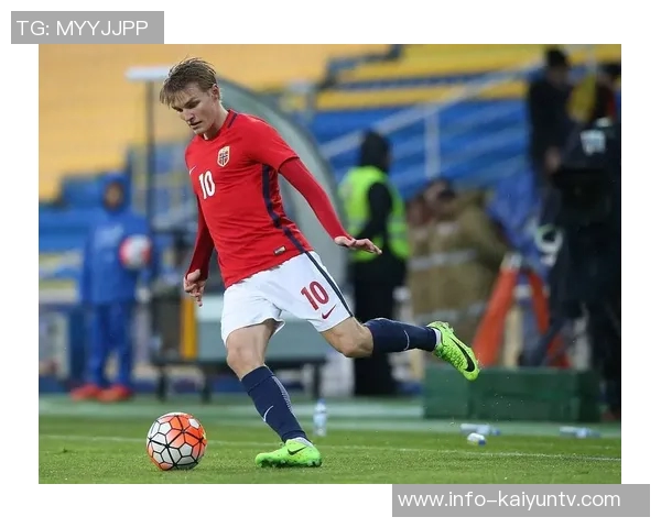 厄德高随挪威队出征继续康复治疗在场外全力支持国家队 厄德高随挪威队出征继续康复治疗在场外全力支持国家队